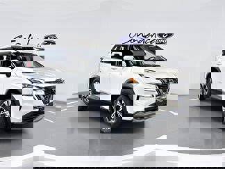 Used 2021 Nissan Rogue SV image 1