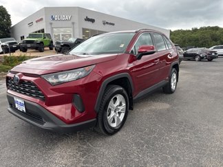 Used 2021 Toyota RAV4 LE image 1