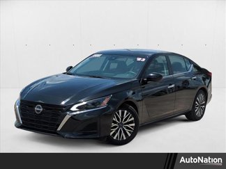 Used 2023 Nissan Altima 2.5 SV image 1