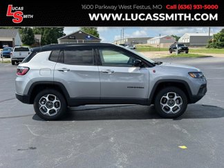 Used 2022 Jeep Compass Trailhawk image 1