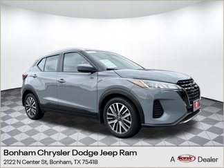 Used 2024 Nissan Kicks SV image 1