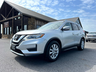 Used 2017 Nissan Rogue SV image 1