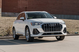 Used 2022 Audi Q3 2.0T Premium w/ Convenience Package image 1
