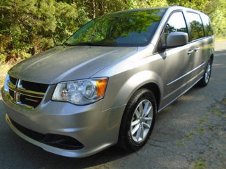 Used 2015 Dodge Grand Caravan SXT w/ Rear Park Assist Package image 1