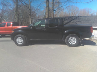 Used 2018 Nissan Frontier SV image 1
