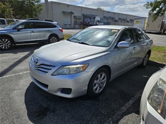 Used 2011 Toyota Camry LE image 1