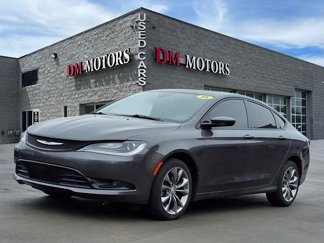 Used 2015 Chrysler 200 S w/ Comfort Group image 1