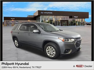 Used 2021 Chevrolet Traverse LT image 1