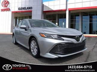 Used 2020 Toyota Camry LE image 1