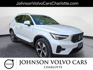 Certified 2025 Volvo XC40 B5 Plus image 1