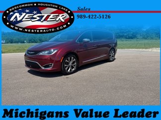 Used 2017 Chrysler Pacifica Limited w/ Advanced Safetytec Group image 1