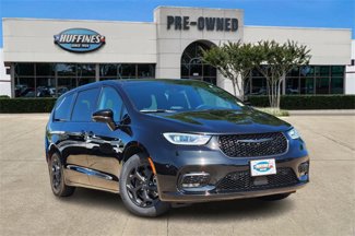 Used 2022 Chrysler Pacifica Limited w/ S Appearance Package image 1