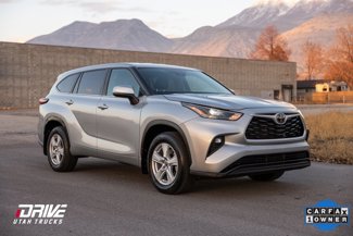 Used 2024 Toyota Highlander LE image 1