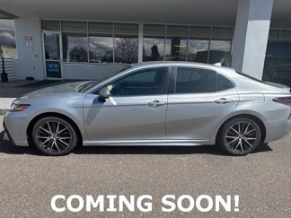 Used 2021 Toyota Camry SE image 1