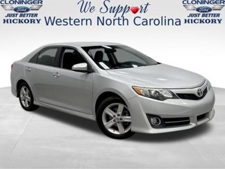 Used 2013 Toyota Camry SE image 1