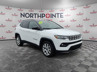 Used 2025 Jeep Compass Limited image 1