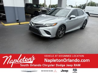 Used 2018 Toyota Camry SE image 1