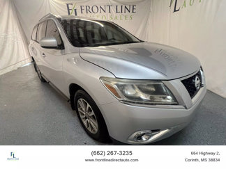 Used 2014 Nissan Pathfinder SV image 1