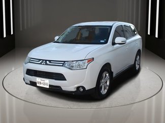 Used 2014 Mitsubishi Outlander SE image 1