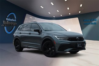 Certified 2024 Volkswagen Tiguan SE R-Line image 1