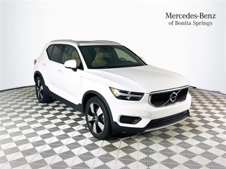 Used 2020 Volvo XC40 T5 Momentum w/ Protection Package Premier image 1