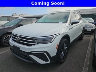 Used 2022 Volkswagen Tiguan SE image 1