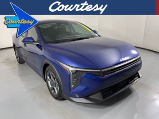 New 2025 Kia K4 LXS image 1