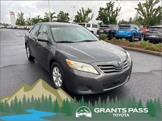 Used 2011 Toyota Camry LE image 1