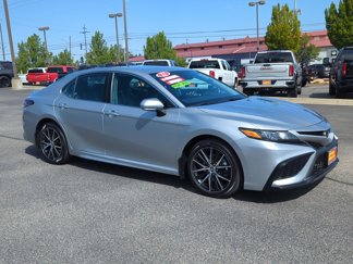 Used 2022 Toyota Camry SE image 1