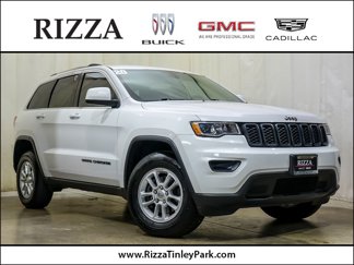 Used 2020 Jeep Grand Cherokee Laredo image 1