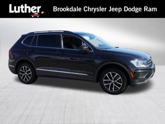 Used 2021 Volkswagen Tiguan SE w/ Panoramic Sunroof Package image 1