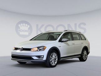 Used 2017 Volkswagen Golf Alltrack S image 1