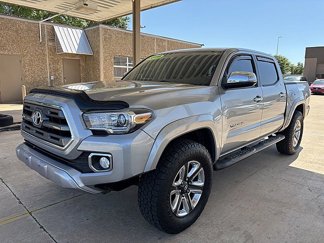 Used 2016 Toyota Tacoma Limited image 1