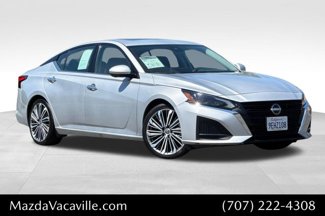 Used 2023 Nissan Altima 2.5 SL image 1