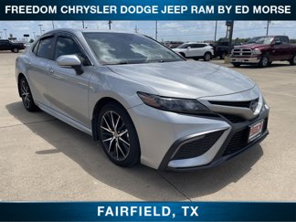 Used 2024 Toyota Camry SE image 1