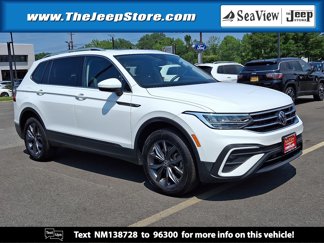 Used 2022 Volkswagen Tiguan SE image 1