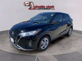 Used 2023 Nissan Kicks S image 1