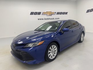 Used 2018 Toyota Camry LE image 1