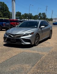 Used 2022 Toyota Camry SE image 1