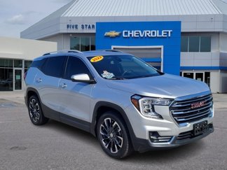 Used 2022 GMC Terrain SLT w/ Tech Package image 1