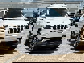 Used 2019 Jeep Cherokee Latitude Plus w/ Comfort/Convenience Group image 1
