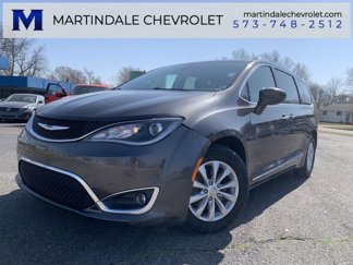 Used 2019 Chrysler Pacifica Touring-L image 1
