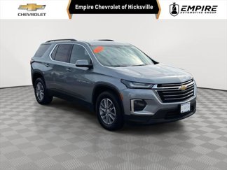 Used 2023 Chevrolet Traverse LT image 1