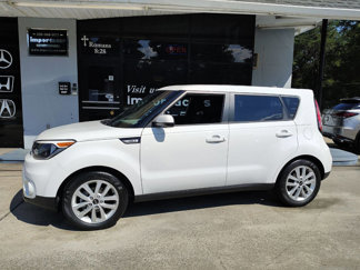 Used 2017 Kia Soul + image 1