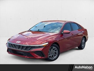 Used 2024 Hyundai Elantra SEL image 1