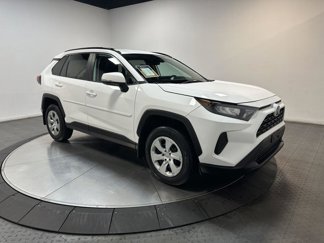 Used 2021 Toyota RAV4 LE image 1