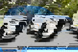 New 2025 Lincoln Corsair AWD w/ Equipment Group 101A image 1