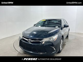 Used 2017 Toyota Camry SE image 1