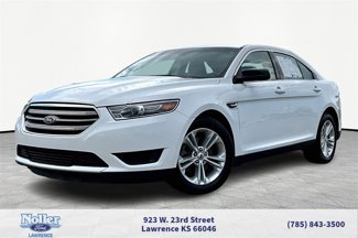Used 2017 Ford Taurus SE image 1