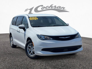 Used 2023 Chrysler Voyager LX image 1